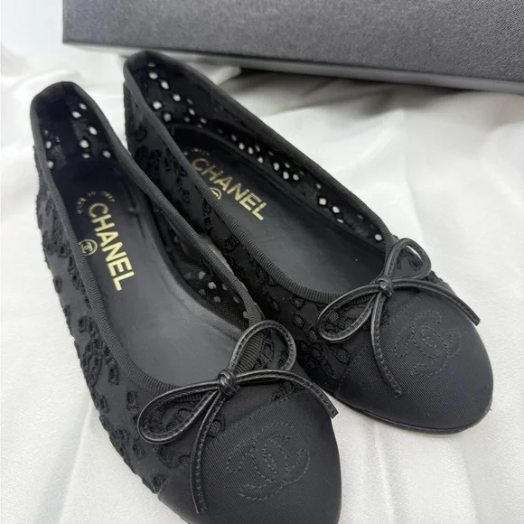 Chanel Black CC Perforated Mesh with Grosgrain Ballet Flats - 36C - Picture 2 of 12